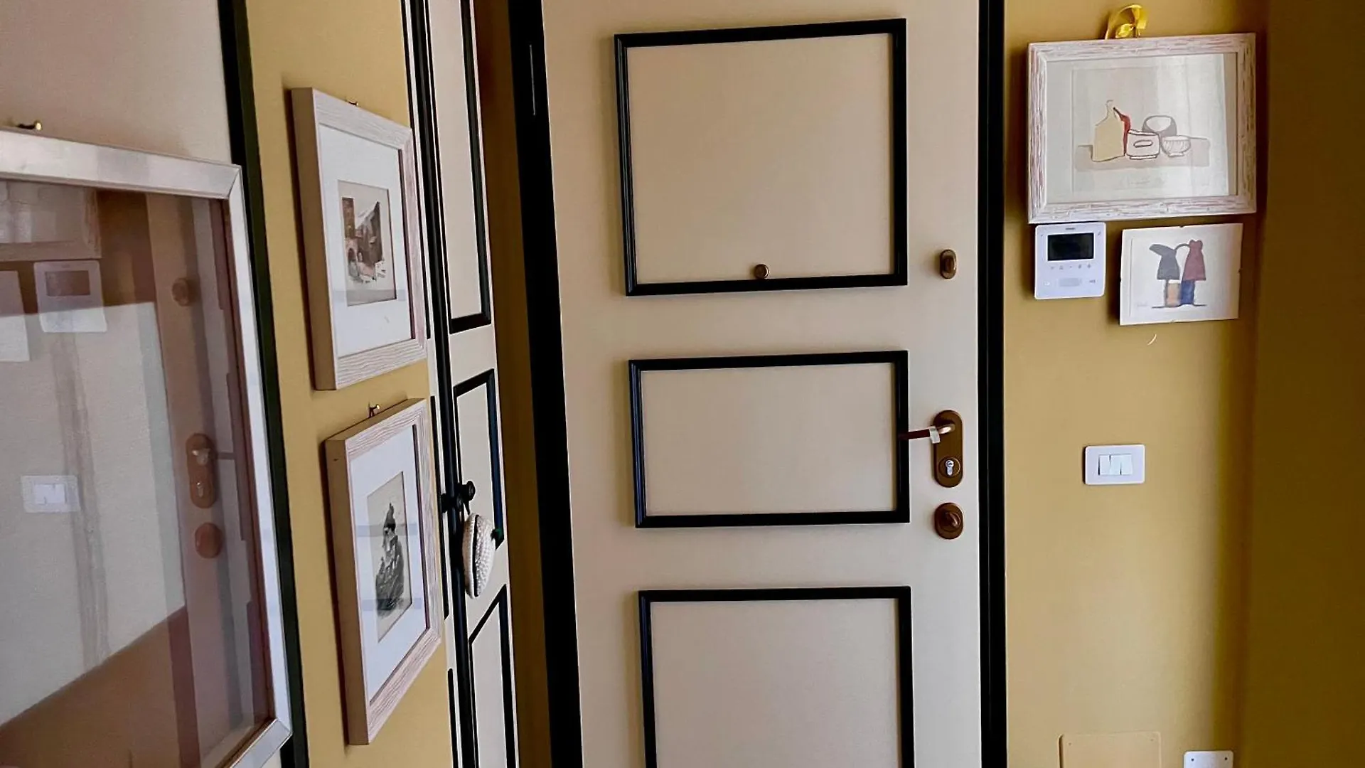 La Fontana Tra I Tetti - Milano Apartment Italy